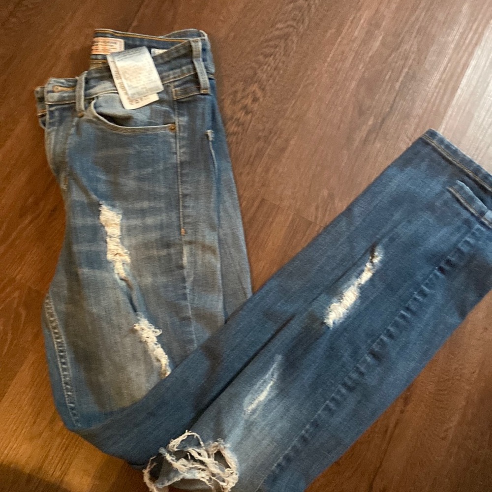GUESS JEANS